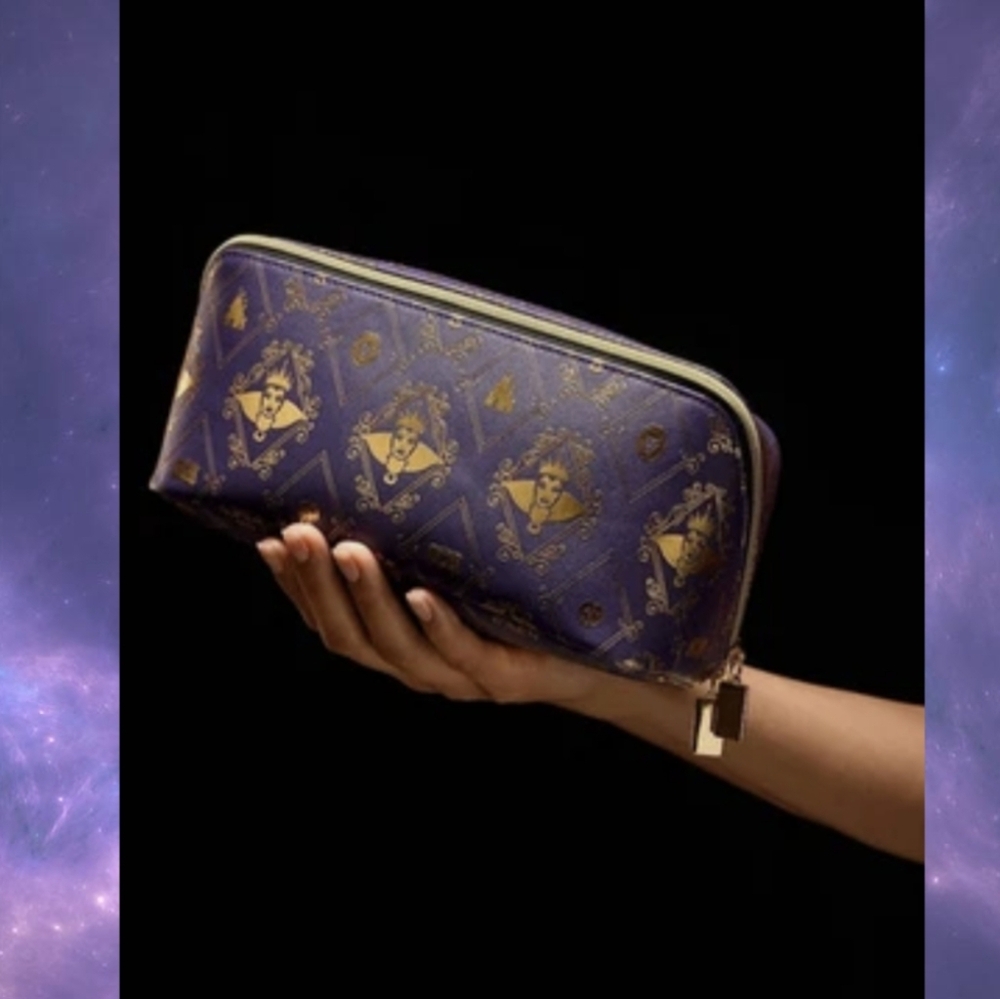 🆕 Disney Villains Evil Queen Cosmetics Bag 🖤 Bath and Body Works